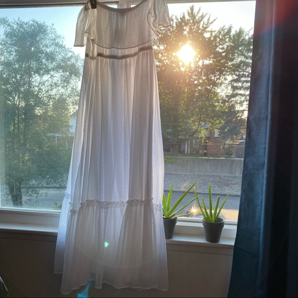 NWT Torrid White Maxi Cold Shoulder Dress Sz 1